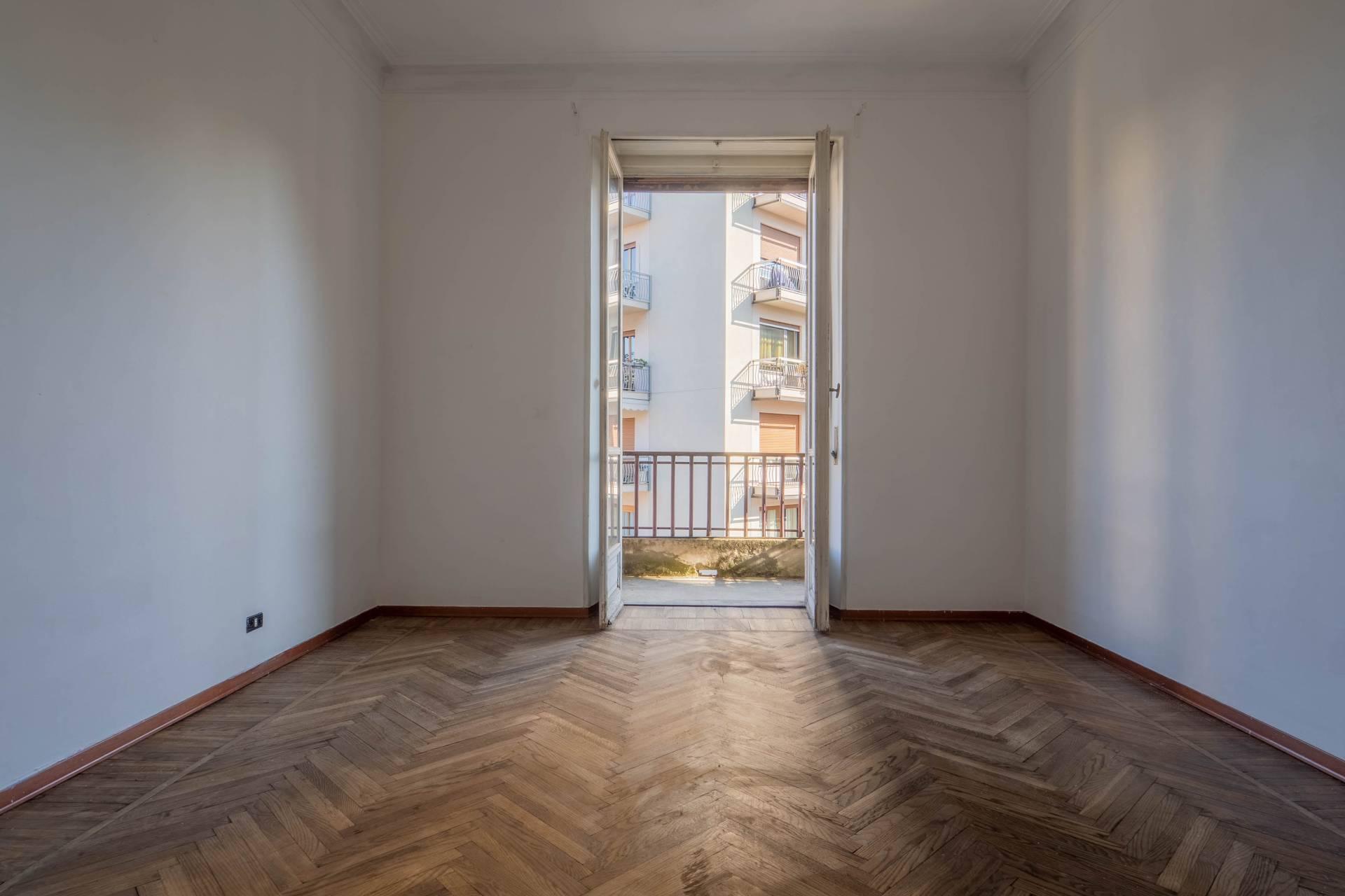Bright apartment in Corso Francia - 12