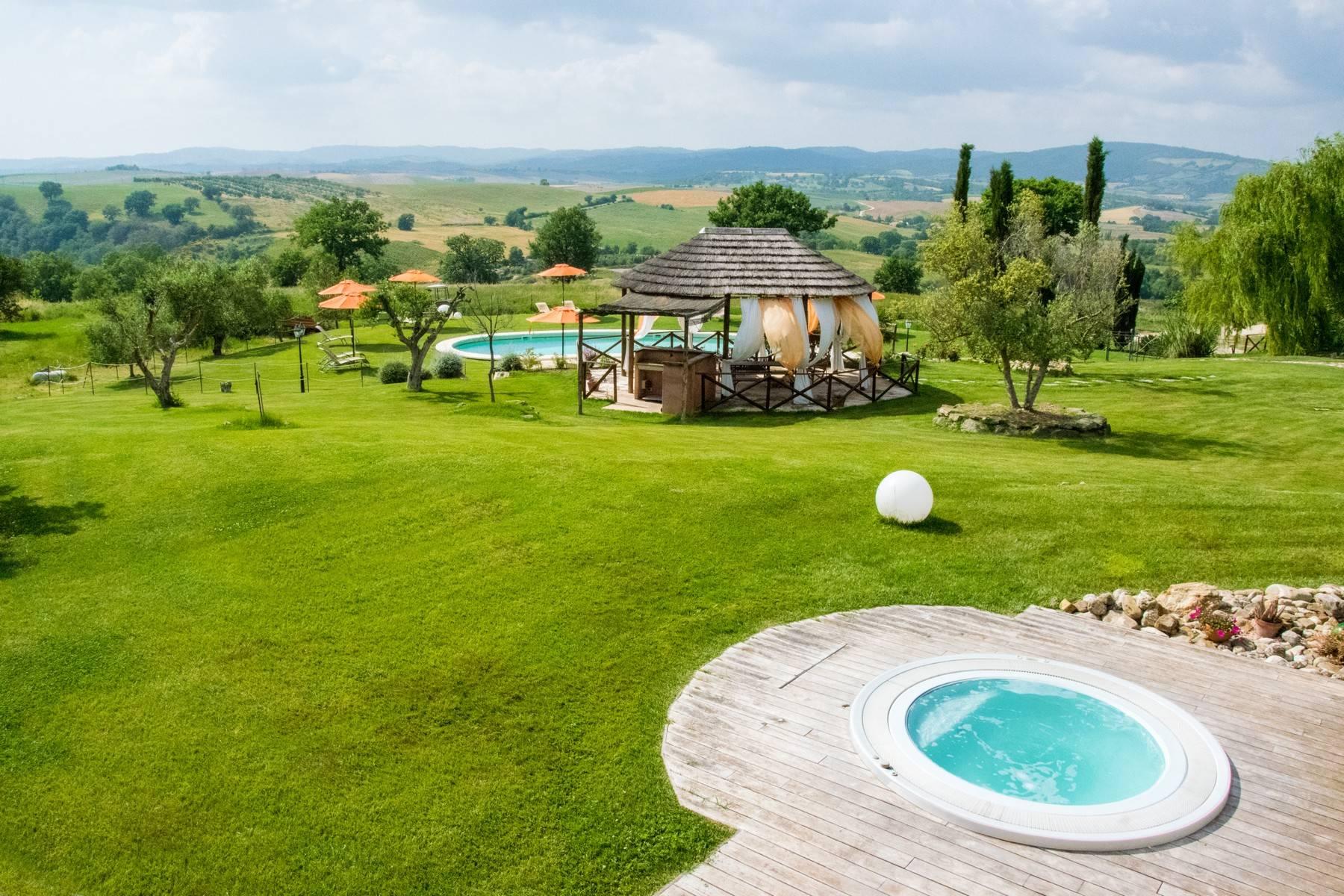 A property in the tuscan countryside for those who want to change their life - 11
