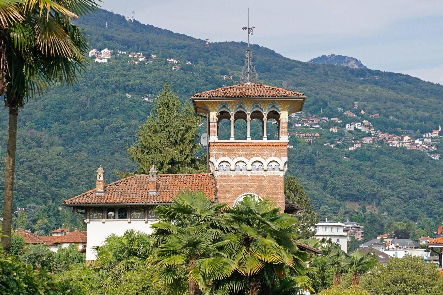 Majestic period villa with swimming pool and tower in the heart of Stresa - 4