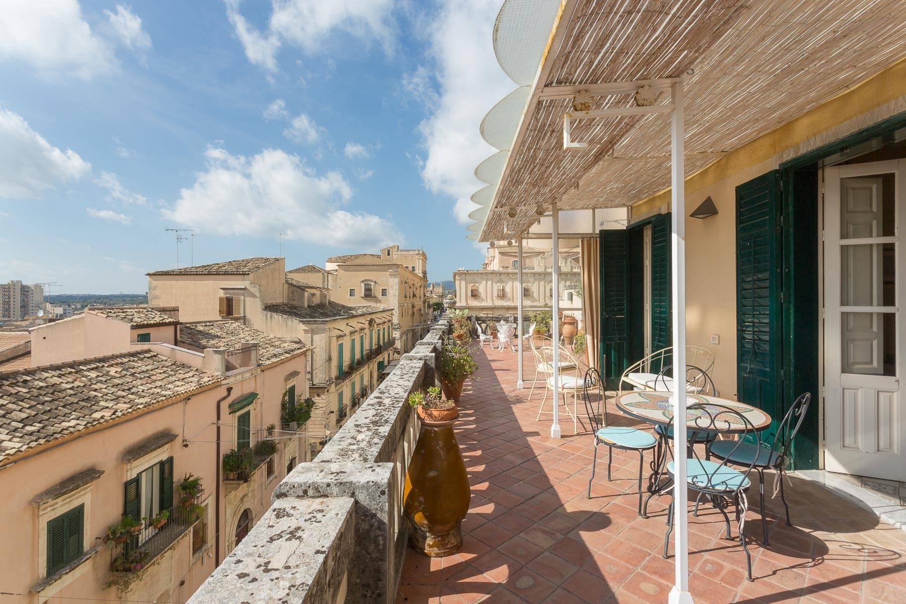 Indipendent house with terrace and view to historical center of Noto - 10