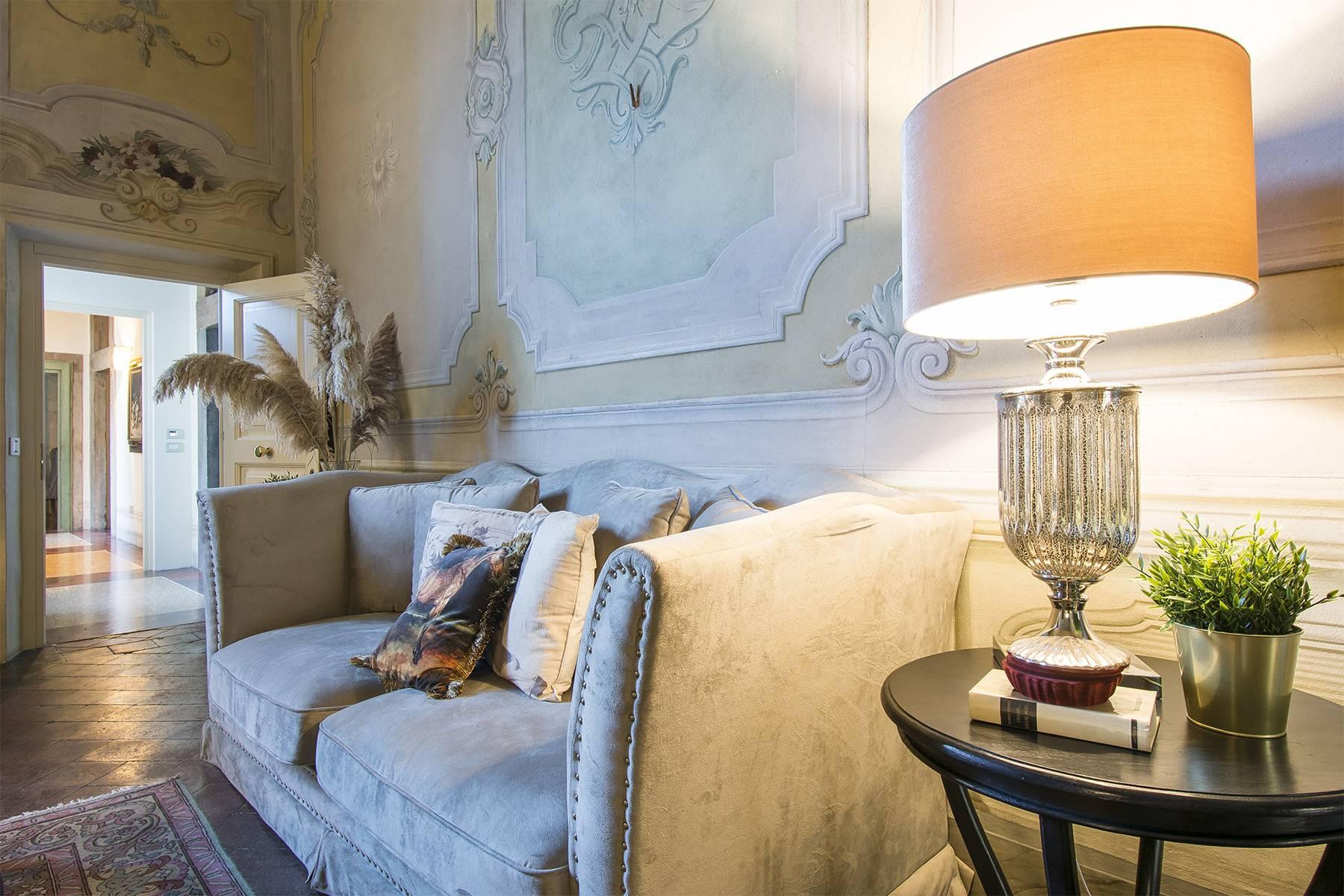Large Luxury apartment in the heart of Lucca historic centre - 3
