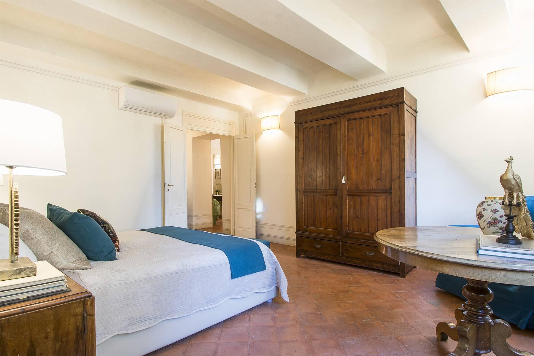 Large Luxury apartment in the heart of Lucca historic centre - 19