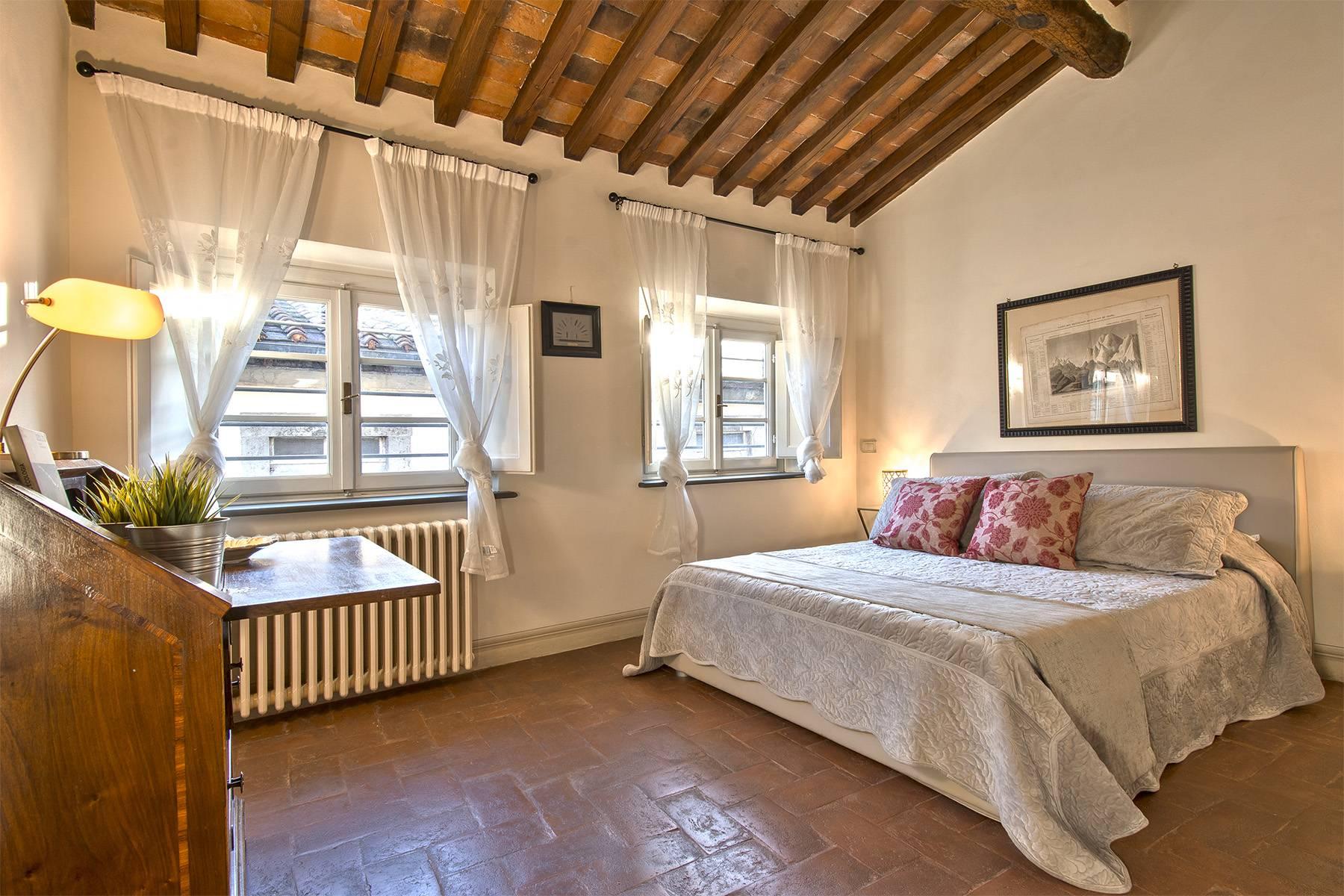 Large Luxury apartment in the heart of Lucca historic centre - 24