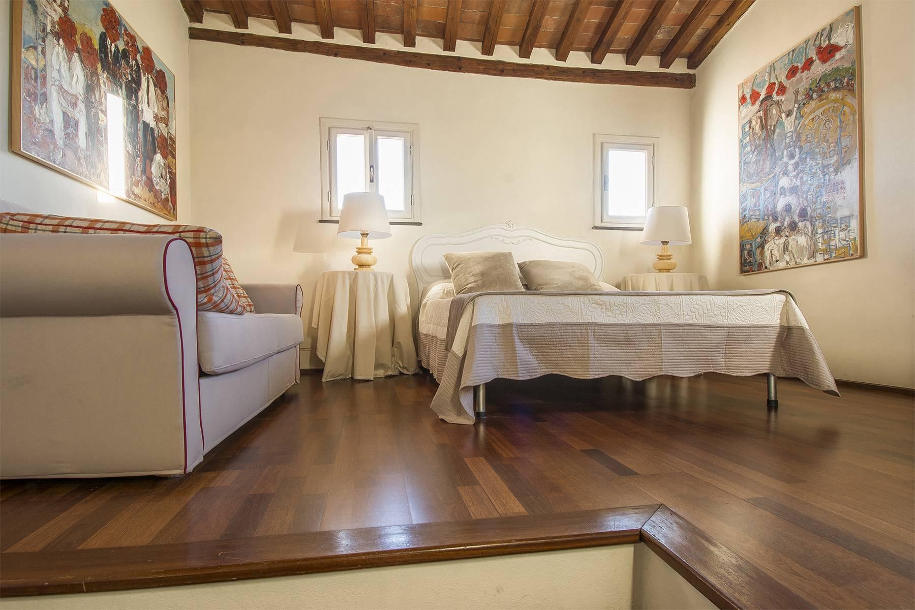 Large Luxury apartment in the heart of Lucca historic centre - 31