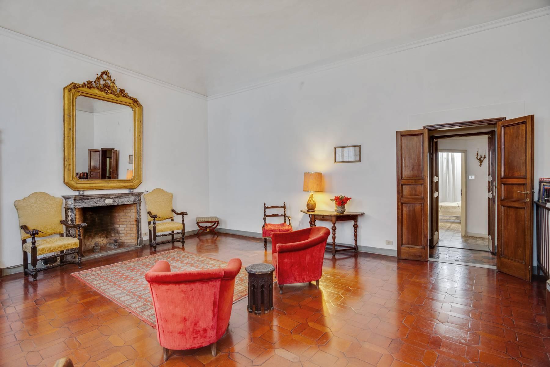 Grande appartamento in palazzo storico sul Ponte Vecchio - 4