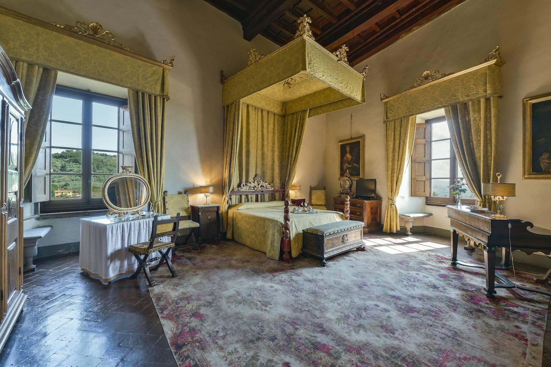 Majestic historical villa in the heart of Tuscany - 15