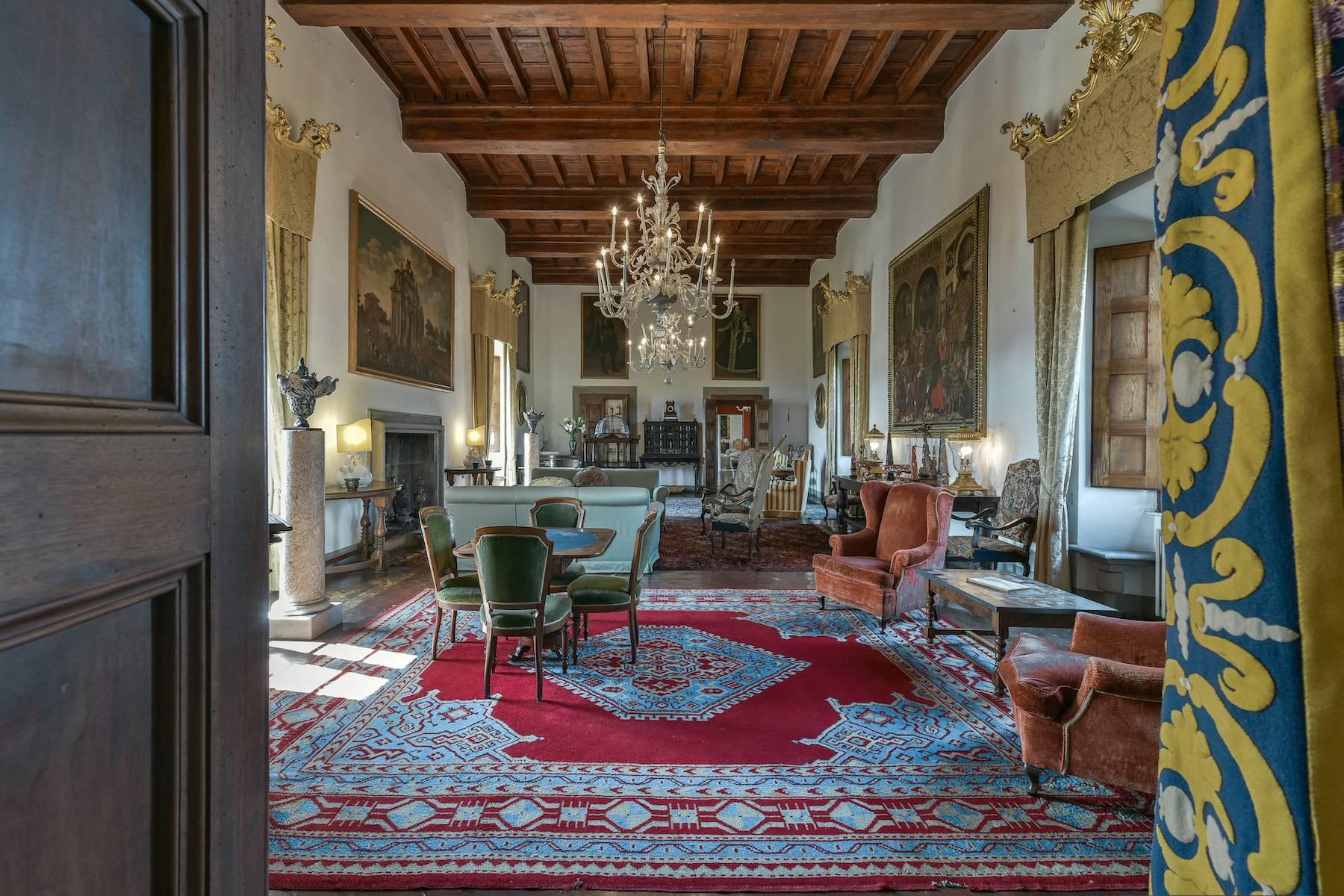 Majestic historical villa in the heart of Tuscany - 9