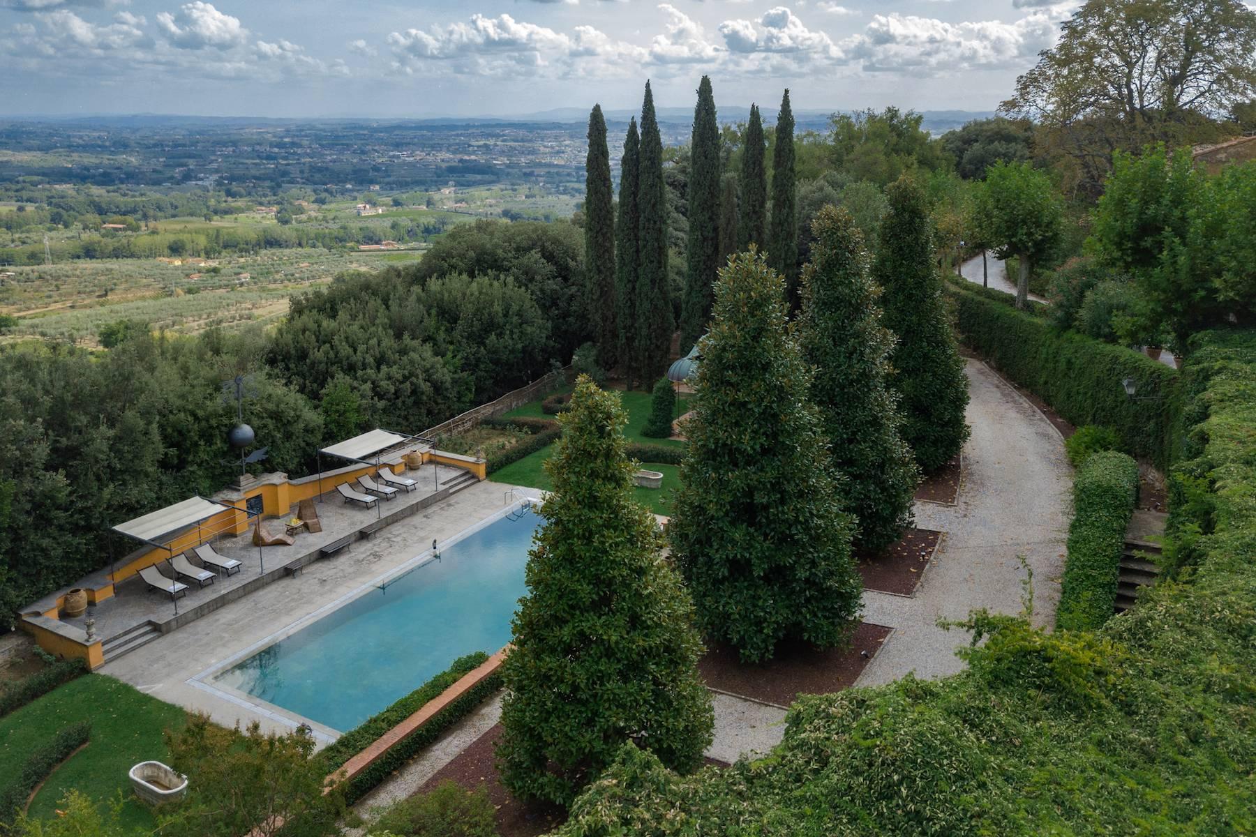 Majestic historical villa in the heart of Tuscany - 5