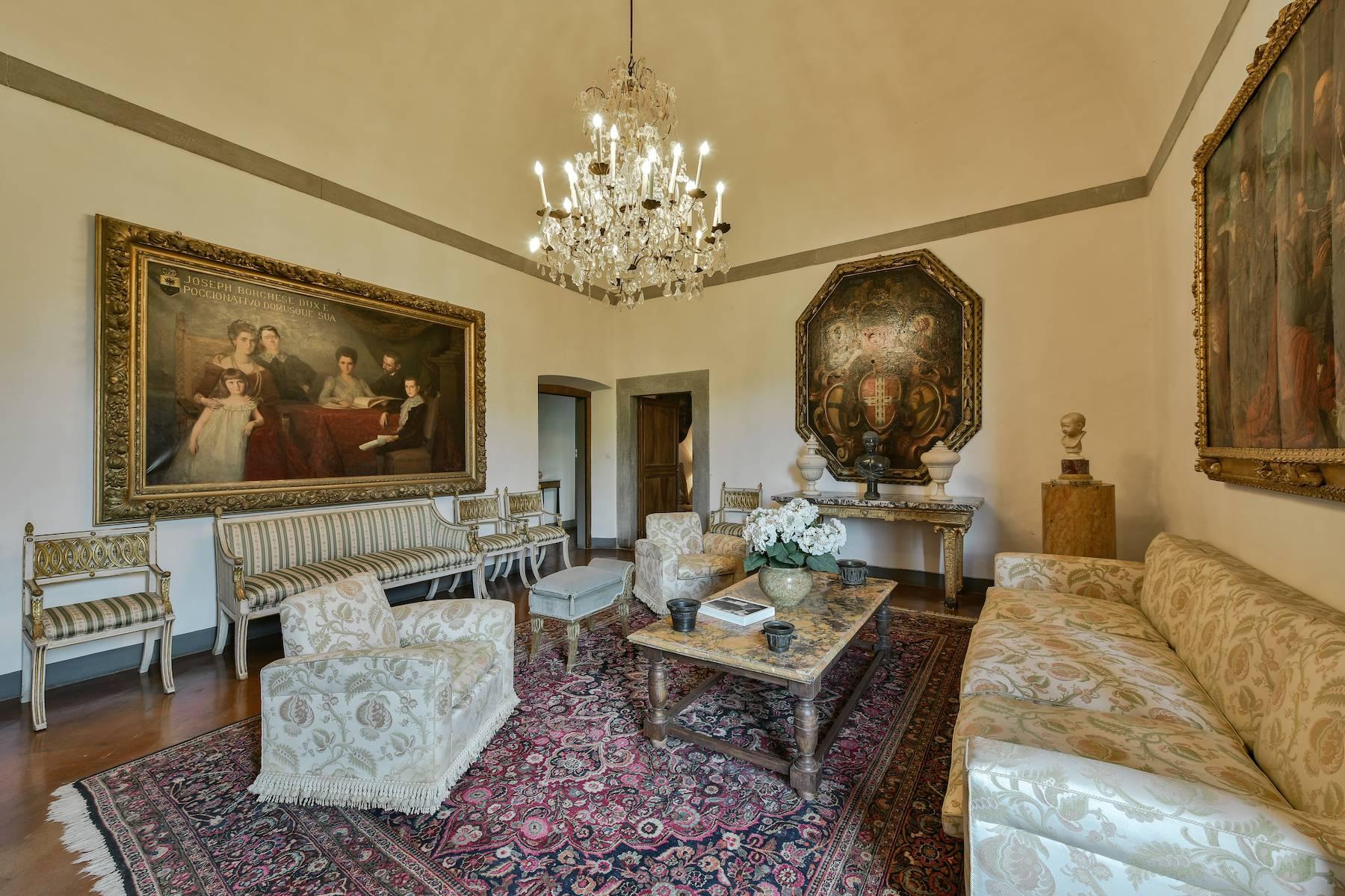Majestic historical villa in the heart of Tuscany - 10