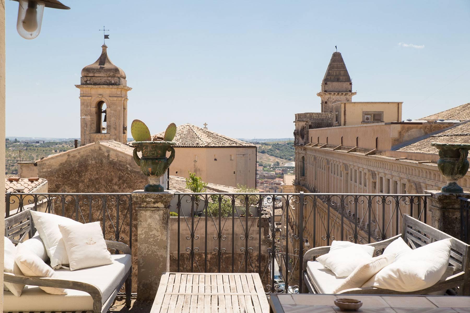 Charming penthouse in Noto - 1