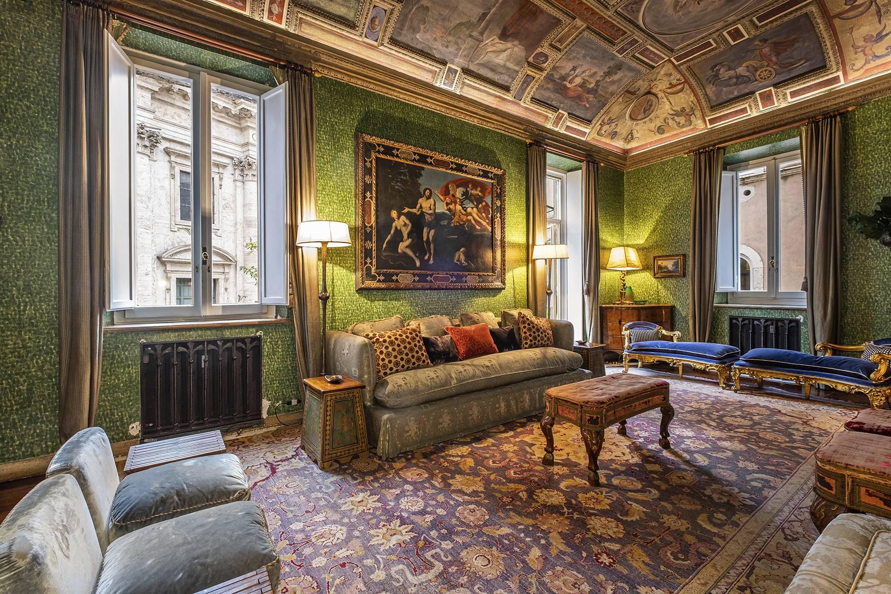 Magnifico piano nobile affrescato con terrazzo nella cinquecentesca Casa Sangalletti - 6