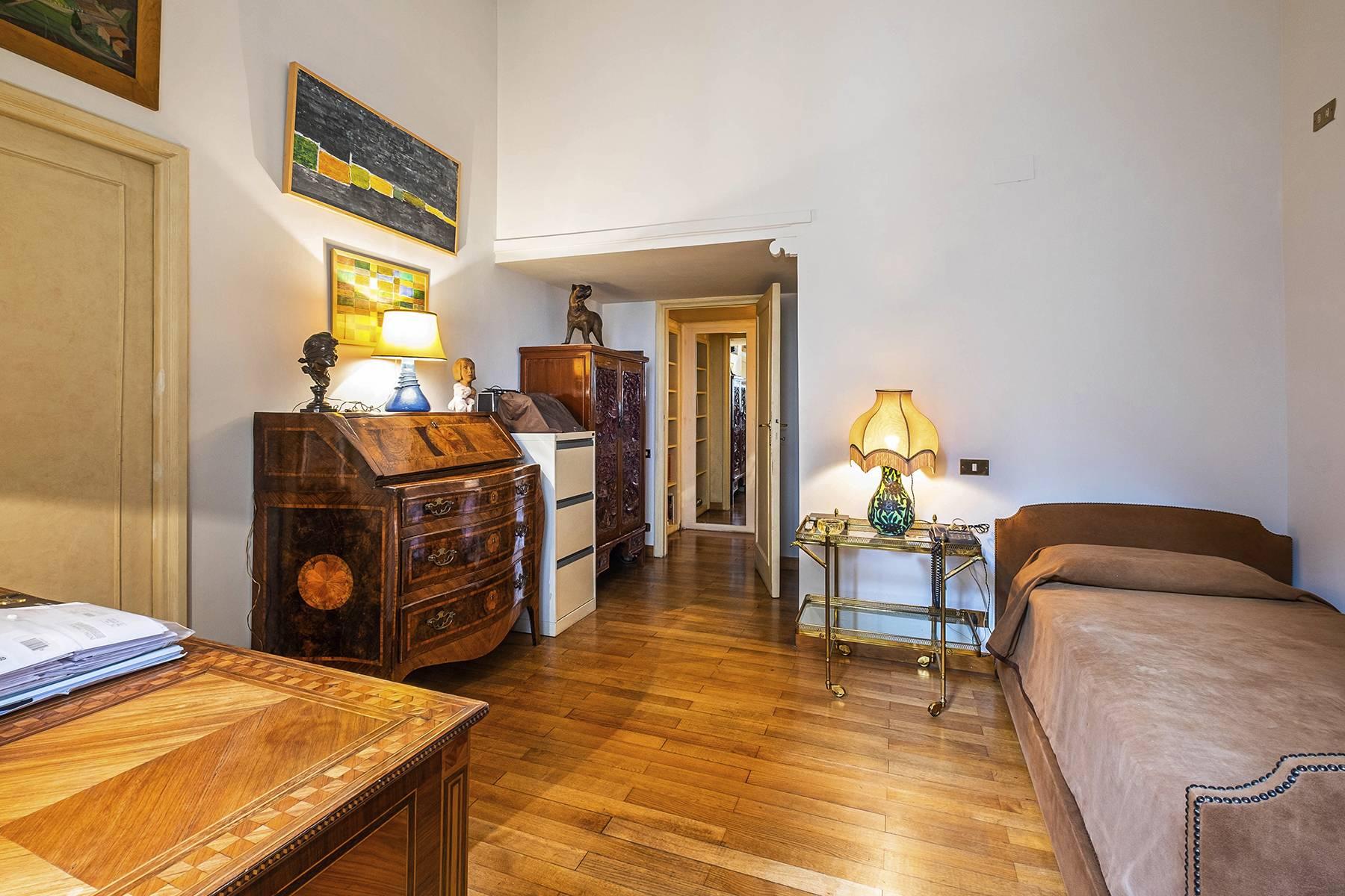 Magnifico piano nobile affrescato con terrazzo nella cinquecentesca Casa Sangalletti - 28