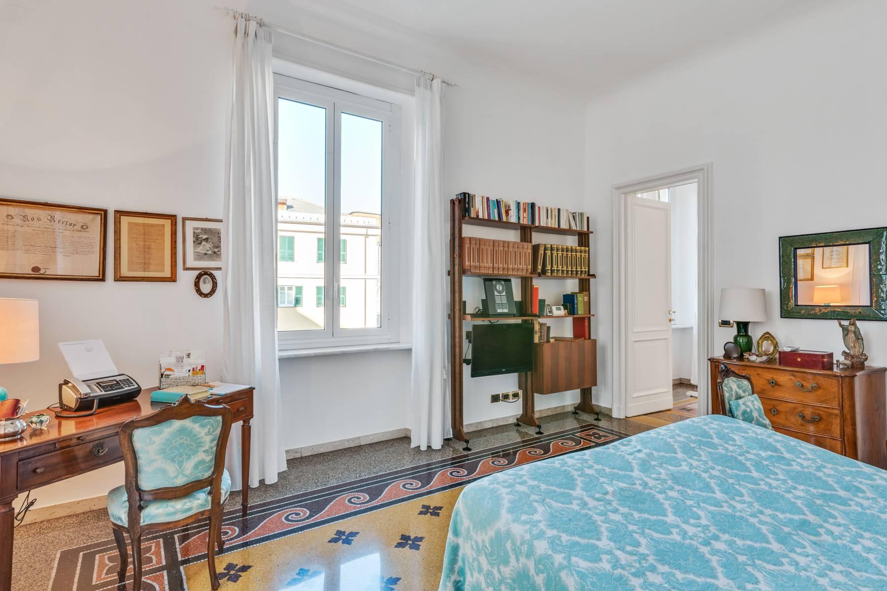Prestigious 275 sqm apartment inside a period building in Carignano - 20