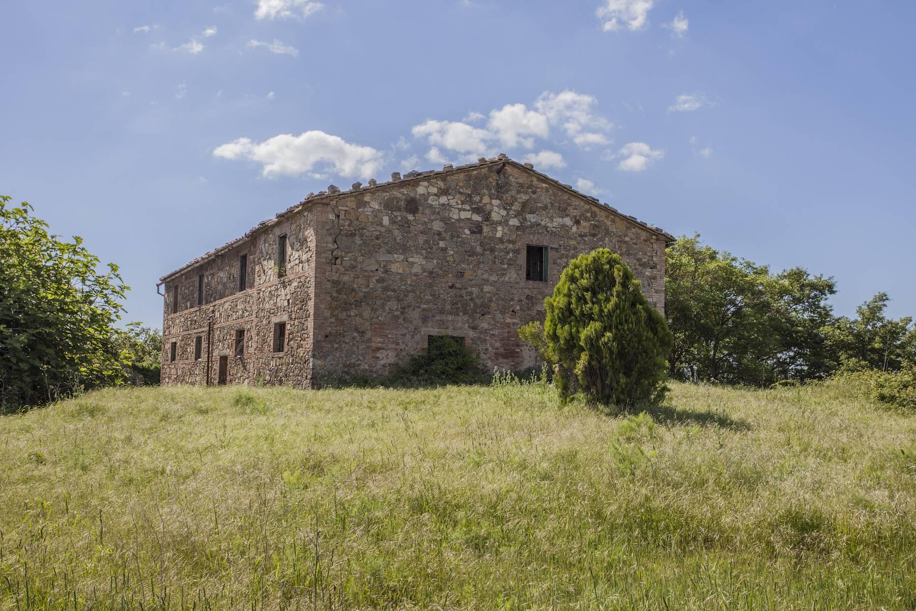 Невероятный замок и деревушка 12 века в сельской местности Сиены - 11