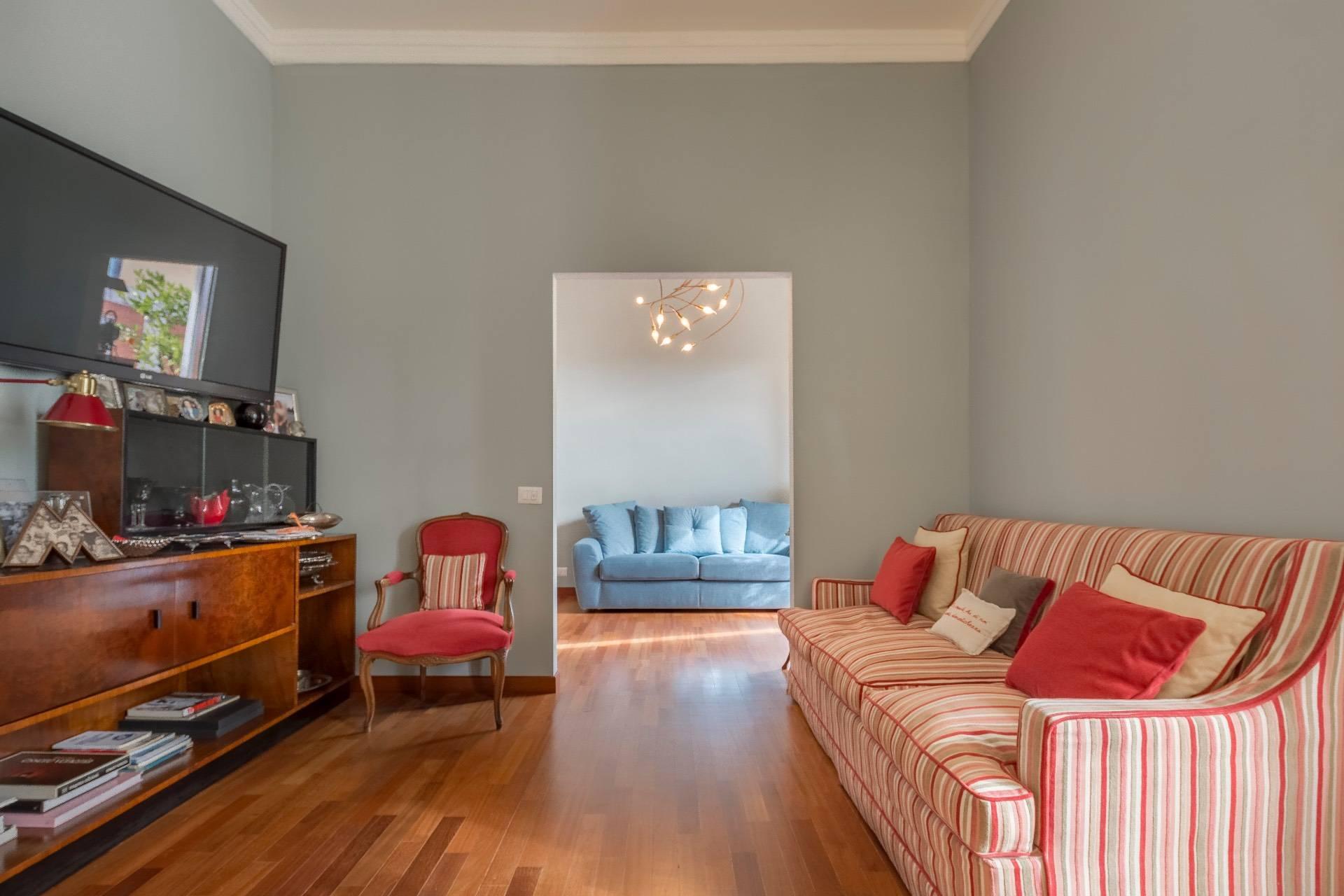 Bright and elegant apartment in Repubblica area - 1
