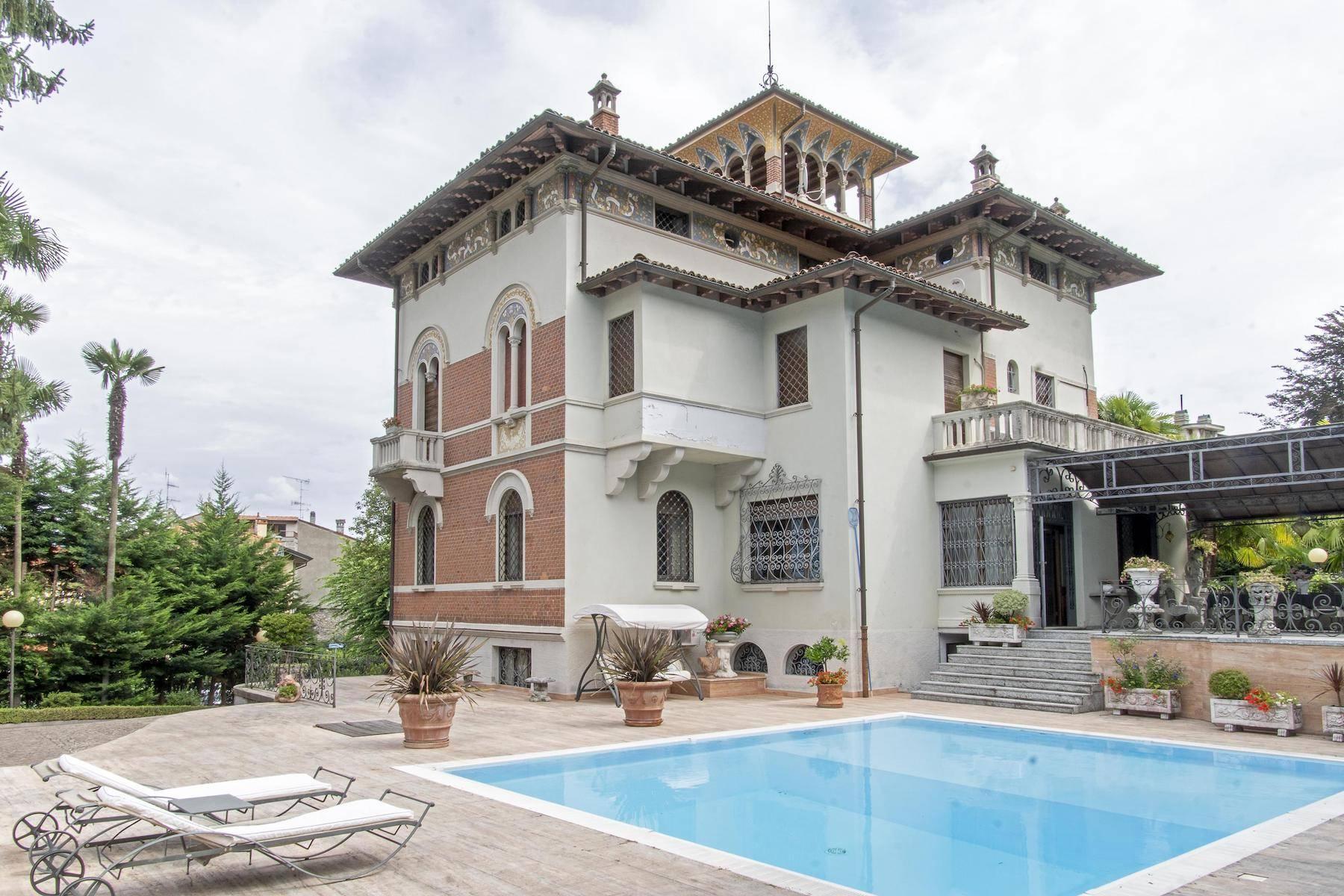 Majestic period villa with swimming pool and tower in the heart of Stresa - 41