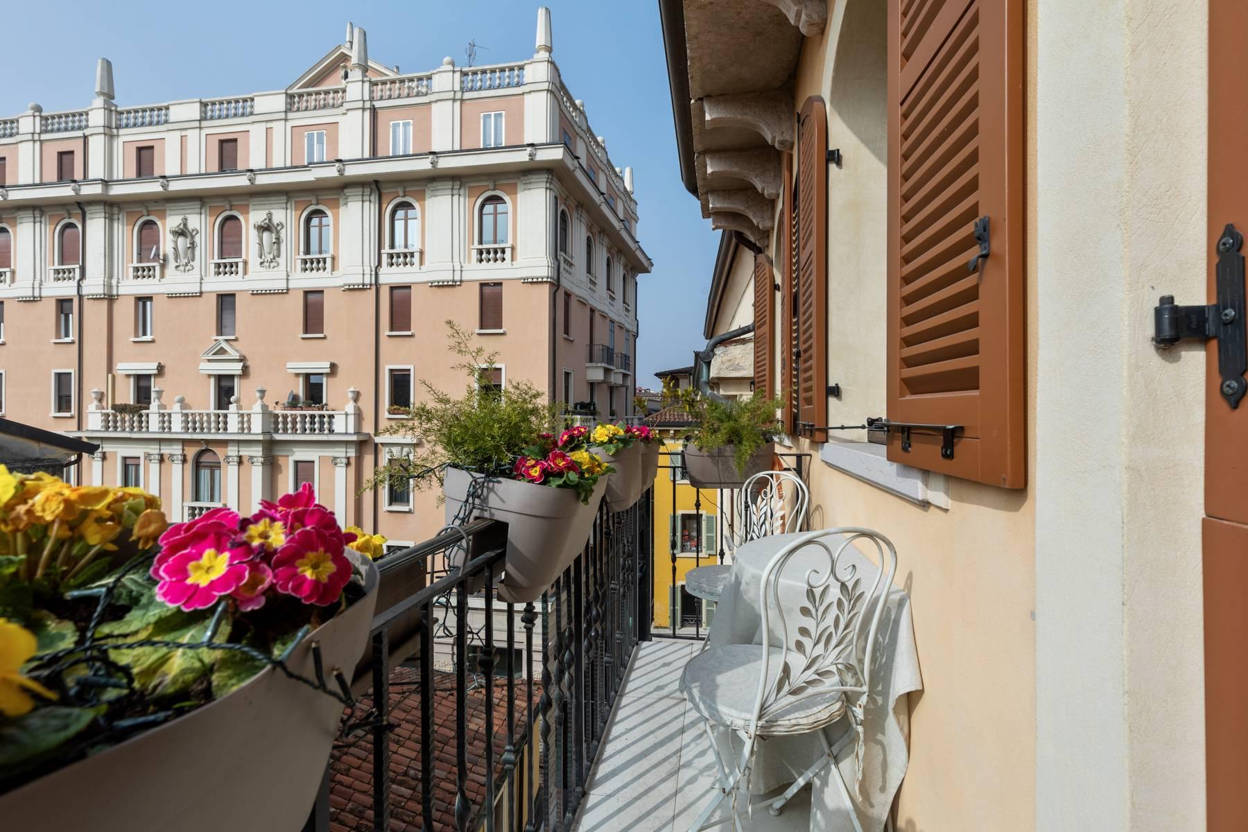 Elegante attico nel cuore di Verona all'angolo di Via Mazzini e Piazza Erbe - 15