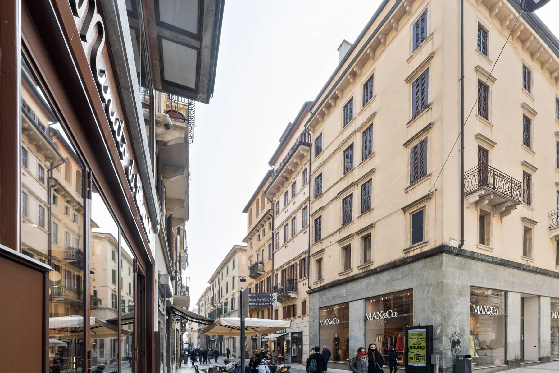 Elegant apartment in the heart of Verona on the corner of Via Mazzini and Piazza Erbe - 25