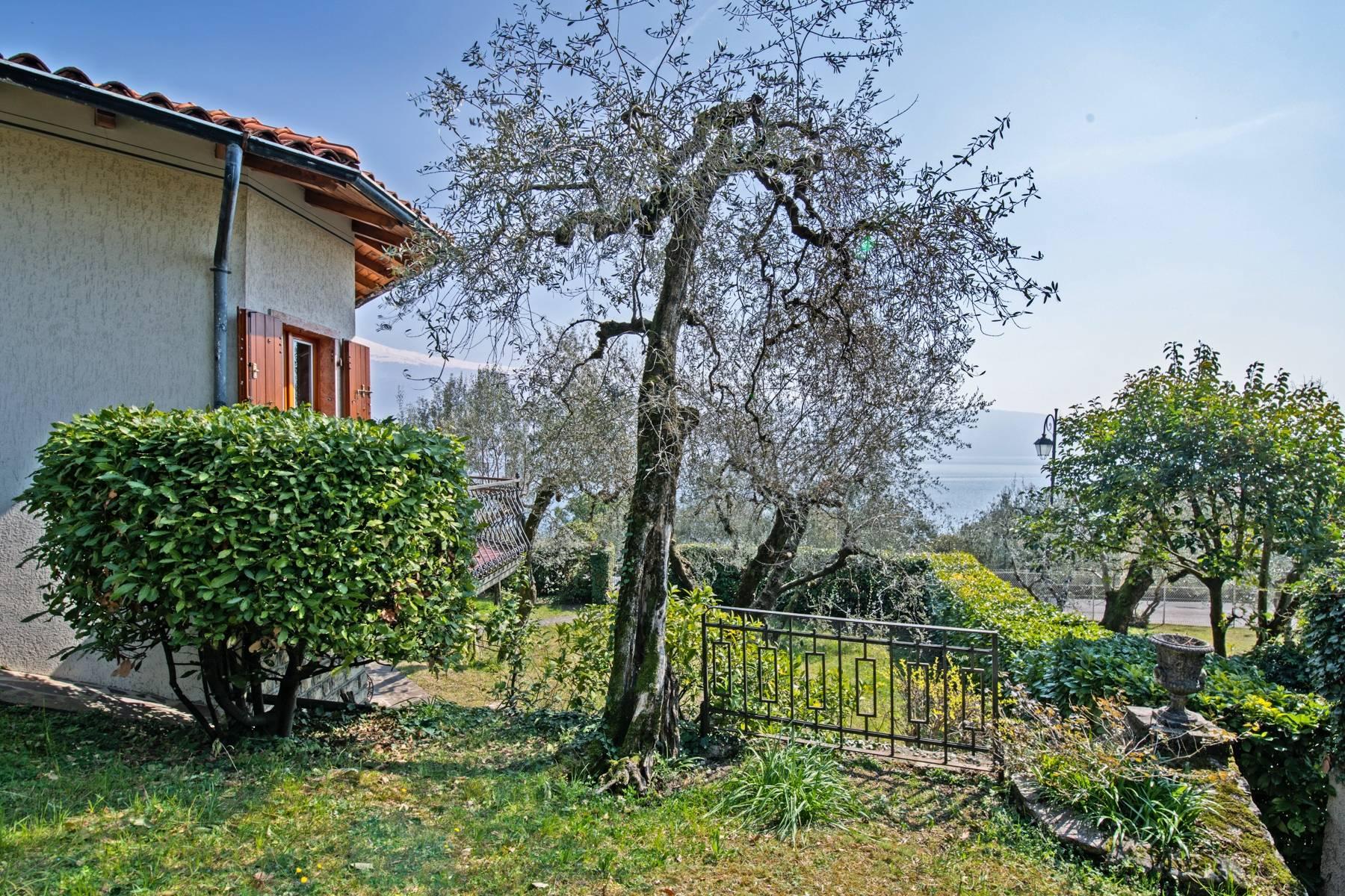 Вилла с видом на озеро в Гарньяно в окружении оливковых деревьев - 30