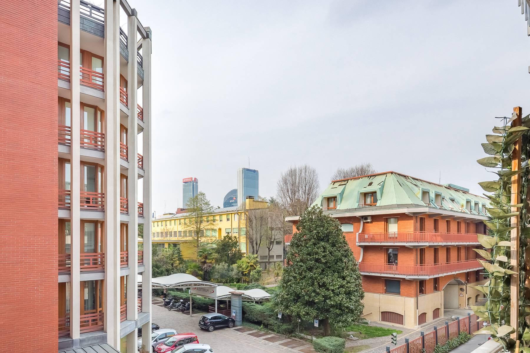 Luminoso appartamento con terrazzo in zona residenziale, in vendita, Milano | Sotheby’s Realty Italy - 22