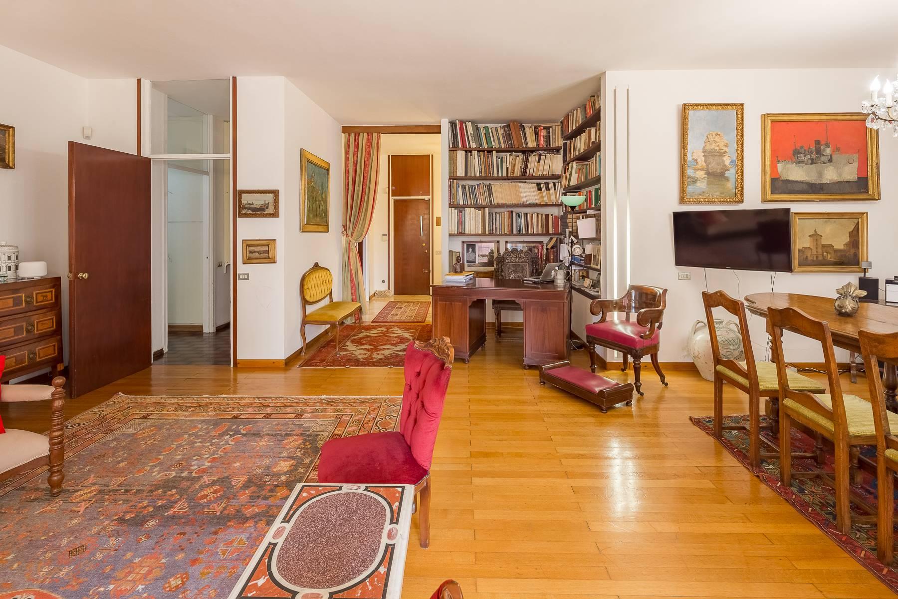 Luminoso appartamento con terrazzo in zona residenziale, in vendita, Milano | Sotheby’s Realty Italy - 5
