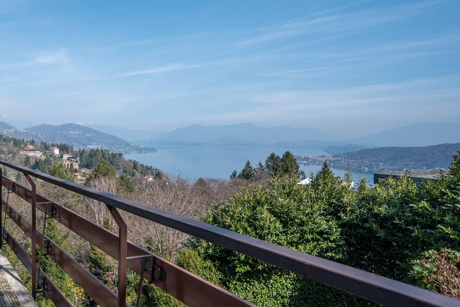 Villa auf dem Hügeln mit Blick auf dem Lago Maggiore - 1
