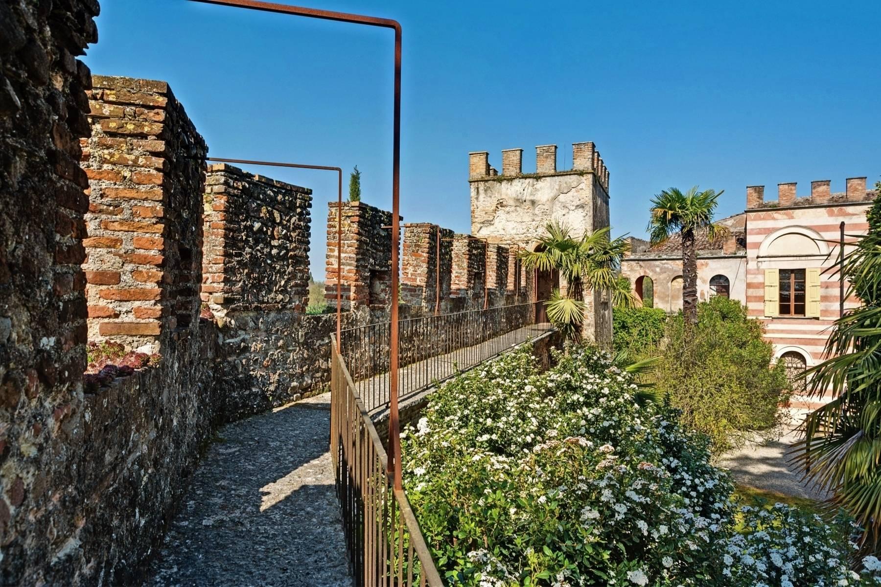 Historic villa on the morainic hills near Lake Garda - 9