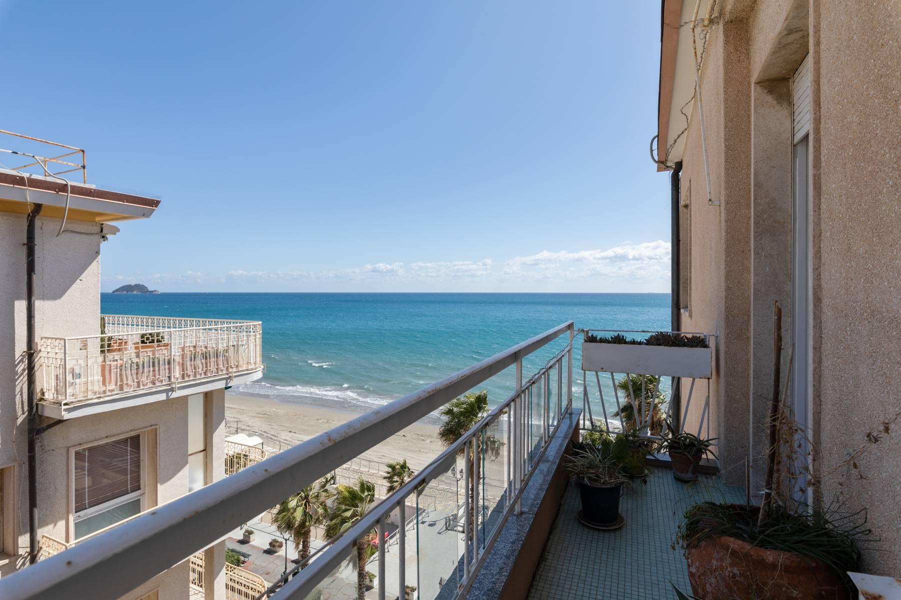Panoramic penthouse with terrace and incomparable sea view - 13