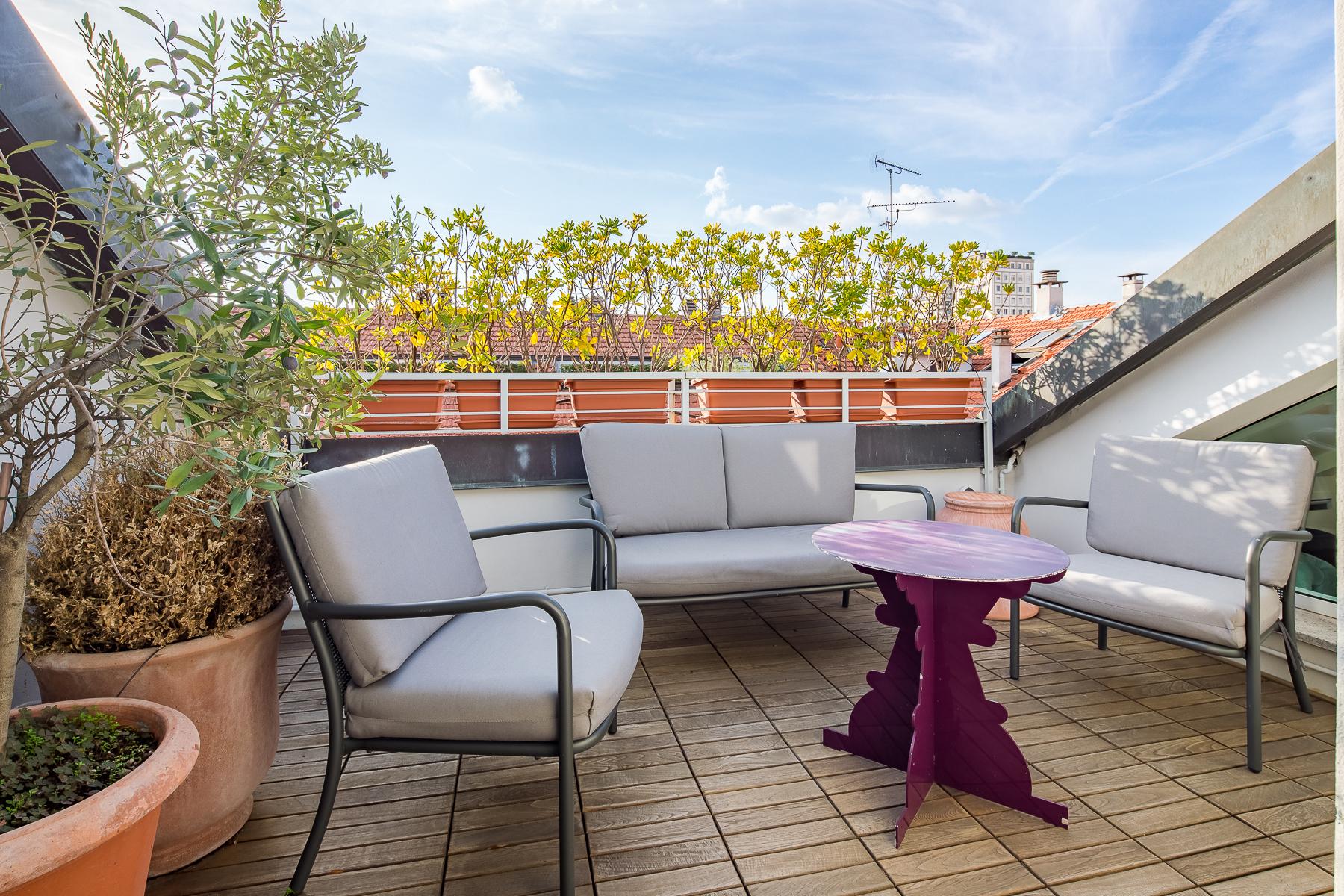 Charming penthouse with roof terrace in an elegant historic building - 2