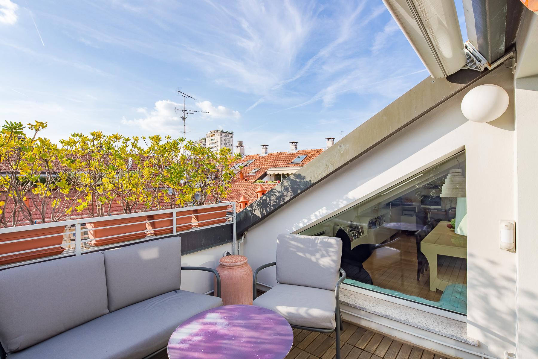 Charming penthouse with roof terrace in an elegant historic building - 1