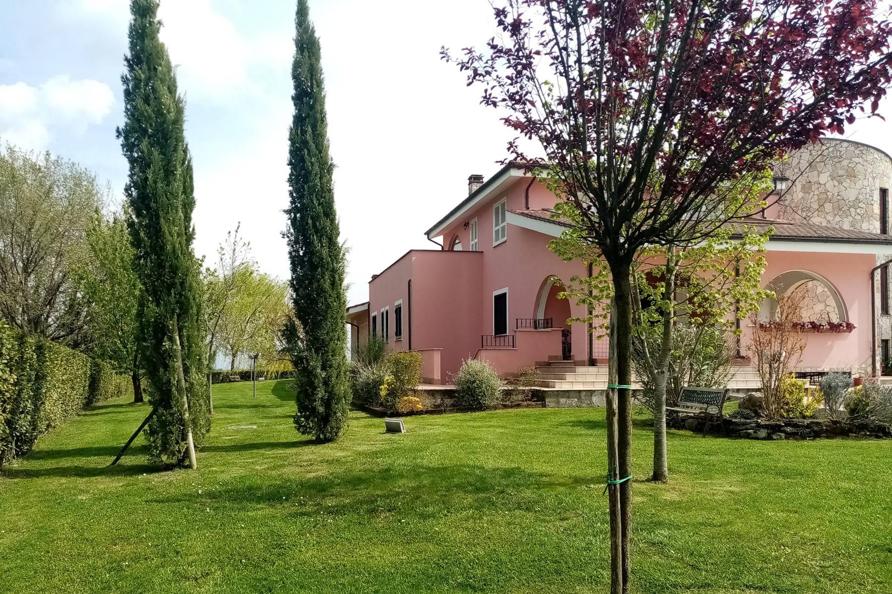Panoramic villa immersed in the Roman countryside - 2