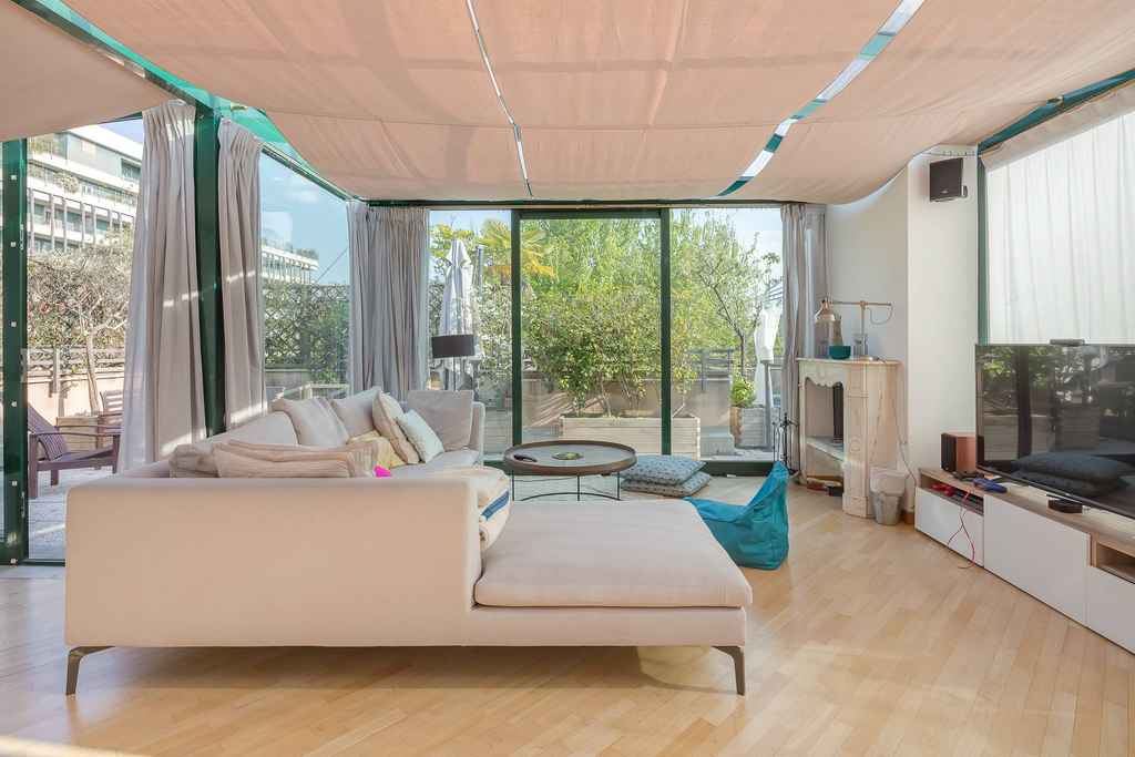 Curated visual reference: Picture Idea: Penthouse En Duplex Niché Dans La Verdure Appartement Milan