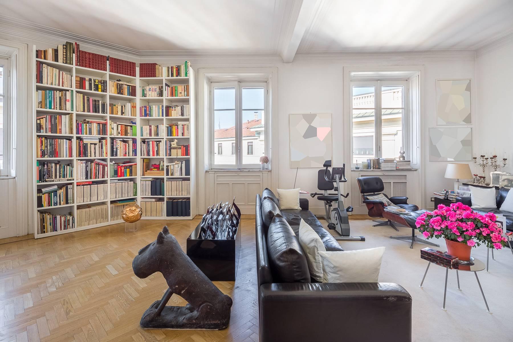 Exclusive 200-sqm apartment in bare ownership in a period building - 7