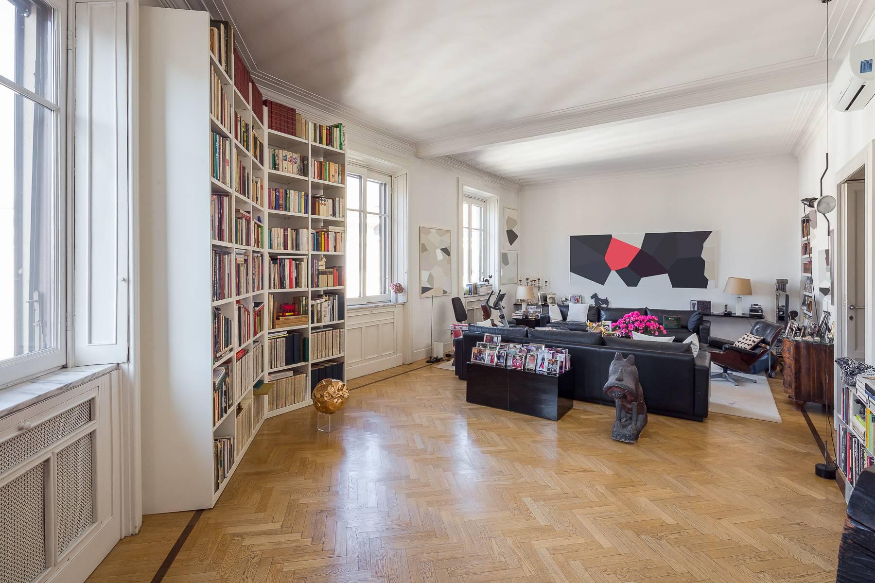 Exclusive 200-sqm apartment in bare ownership in a period building - 23