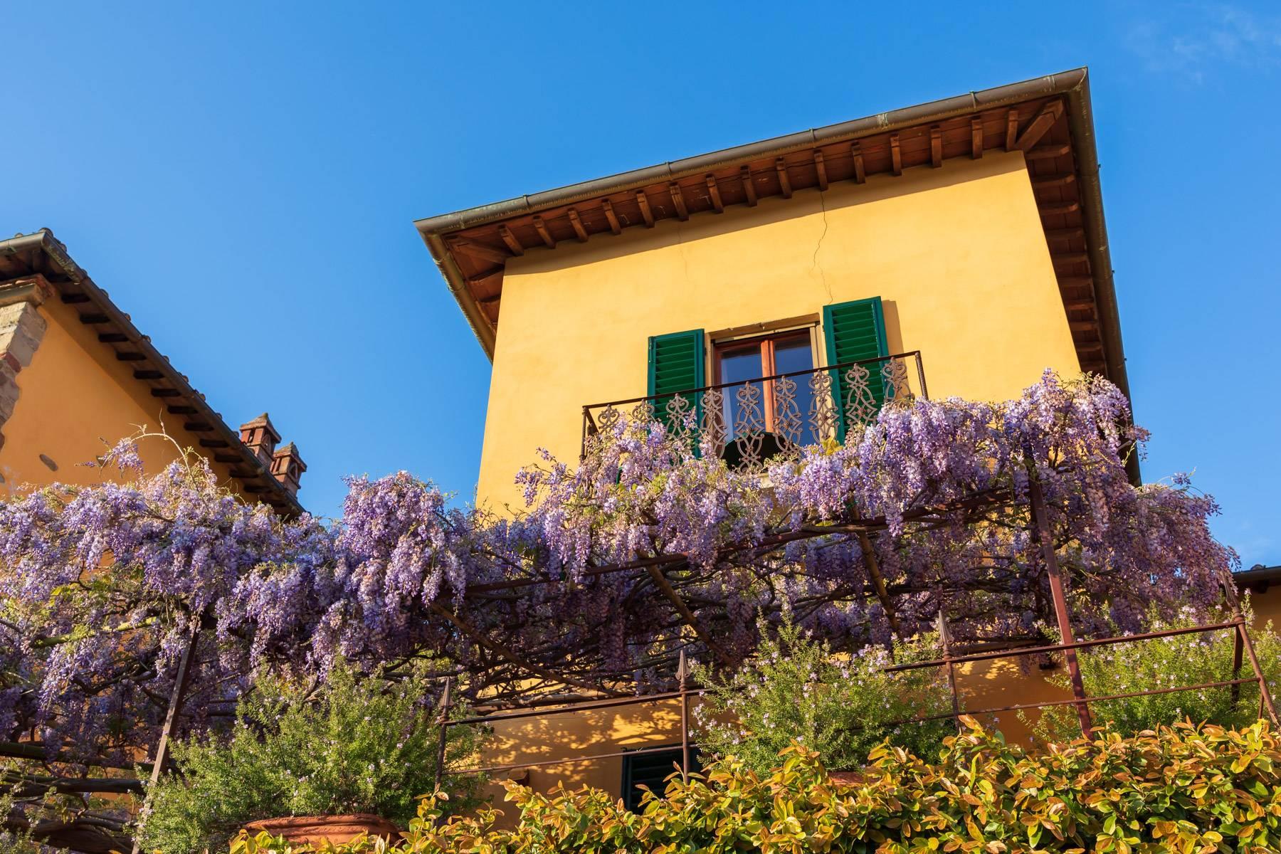 Большой исторический особняк с прекрасным видом на Флоренцию - 30