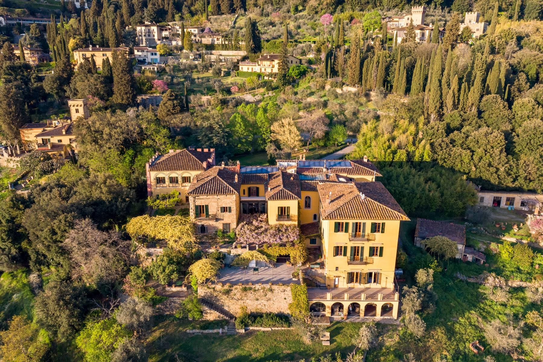 Large historic landmark mansion with the most stunning views over Florence - 1