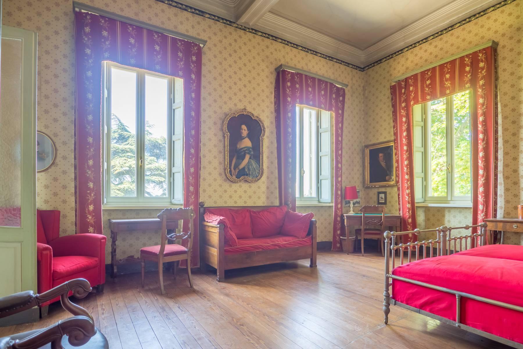 Elegante Historische Villa mitten im Grünen - 4