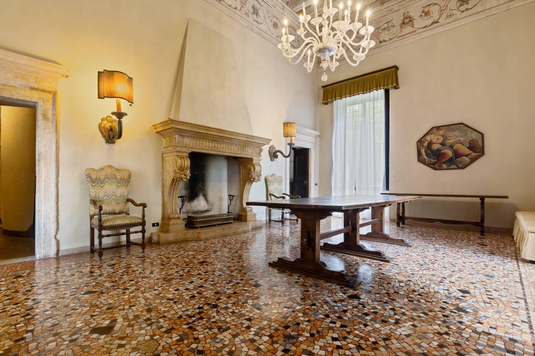 Fascinating Venetian villa just a few kilometers from Verona - 17