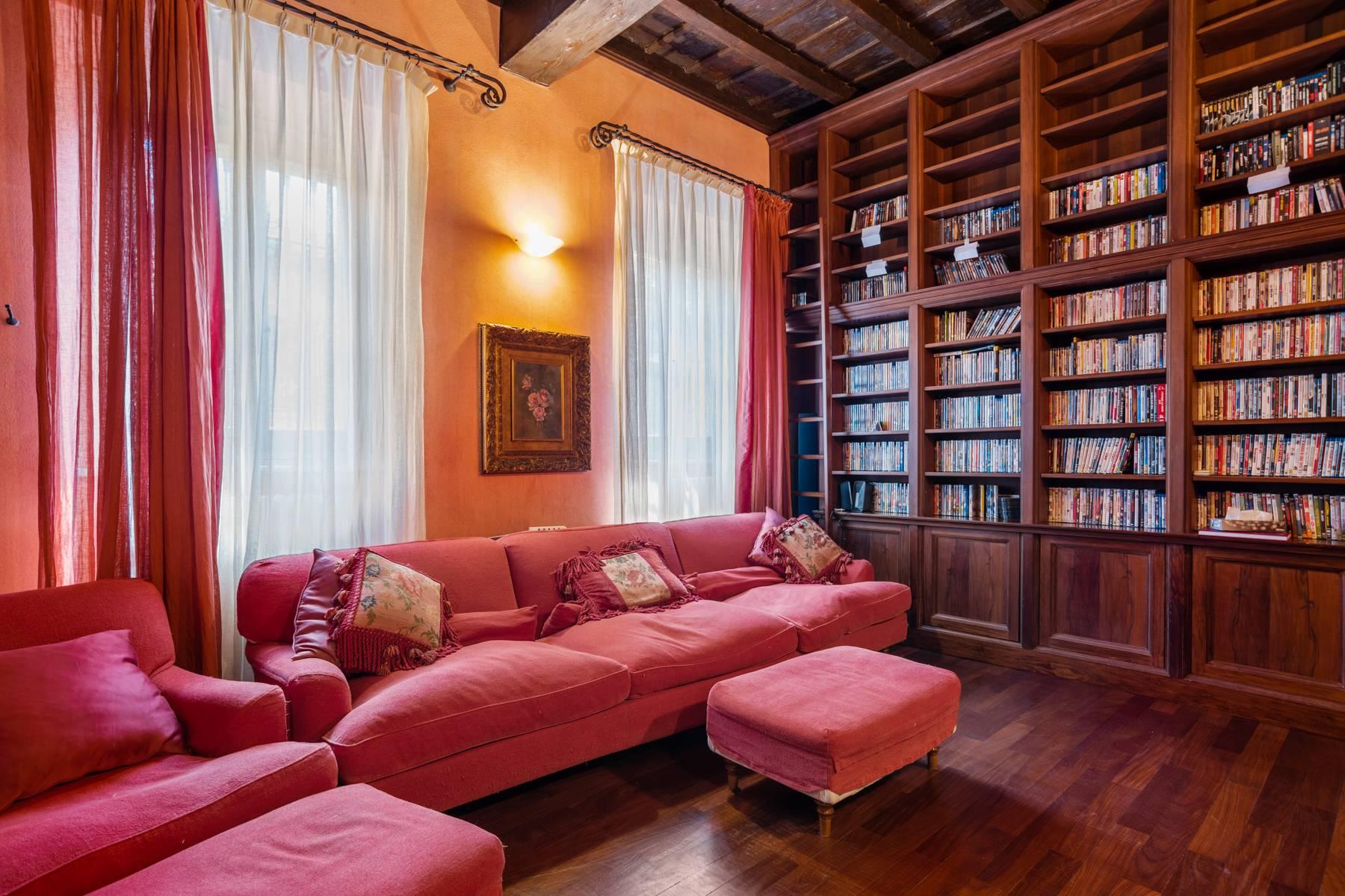 Magnificent property surrounded by greenery in Pavia - 15