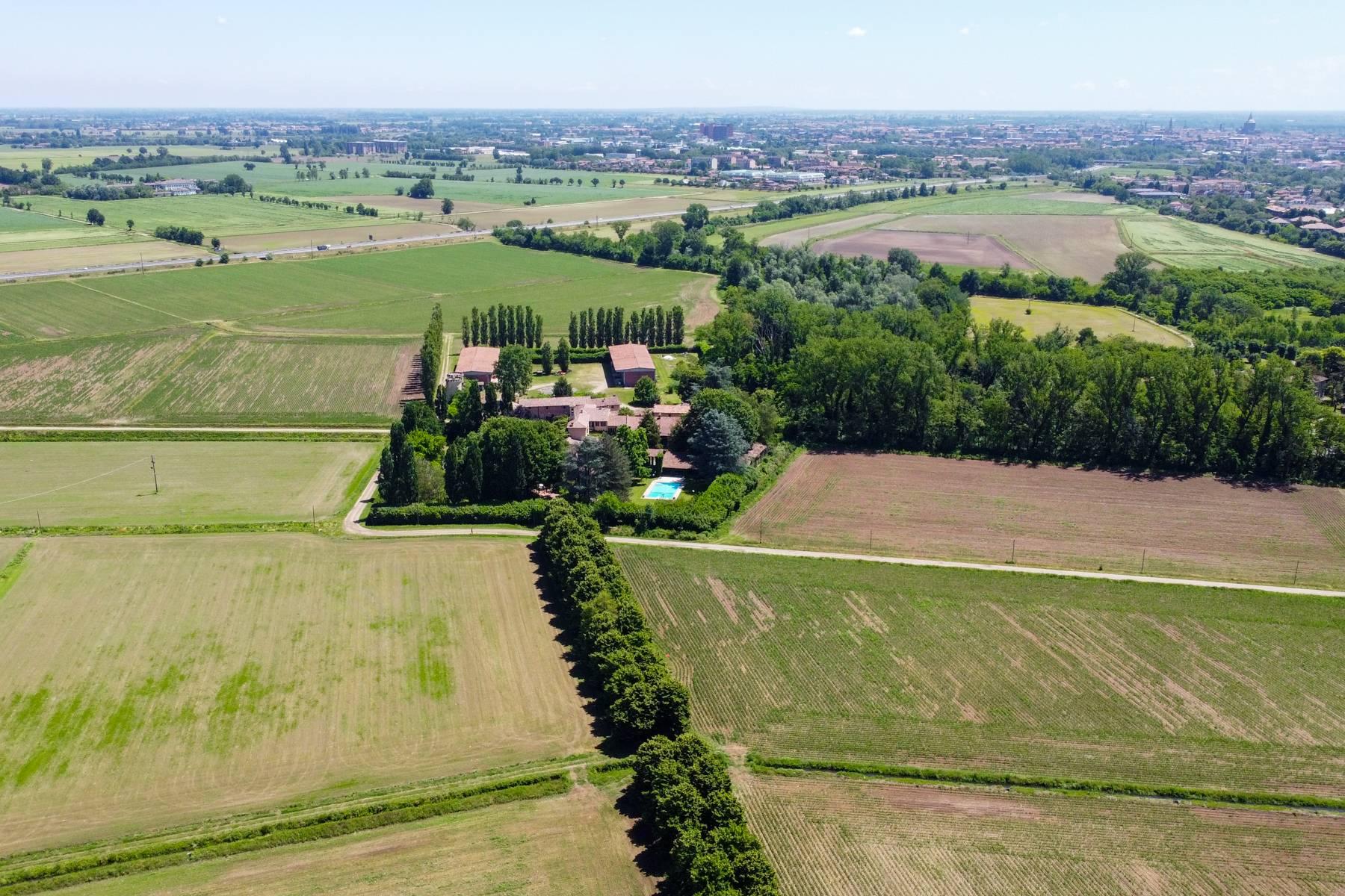 Wunderschönes Grundstück inmitten von Grün in Pavia - 14