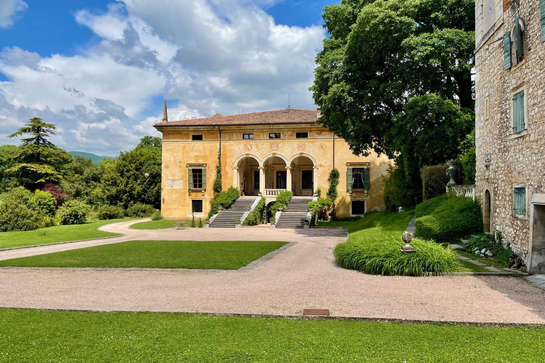 Fascinating Venetian villa just a few kilometers from Verona - 45