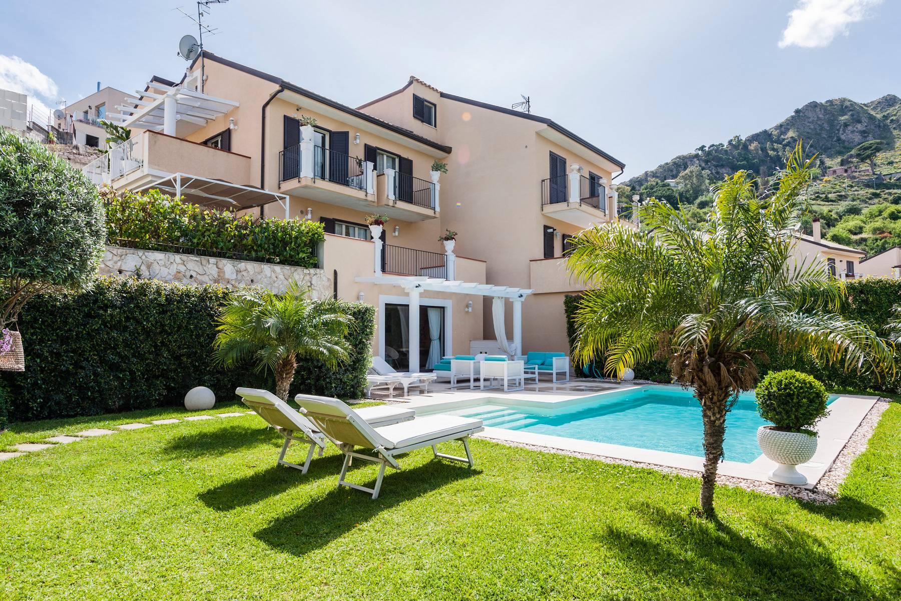 Villa moderna con piscina a Taormina - 15