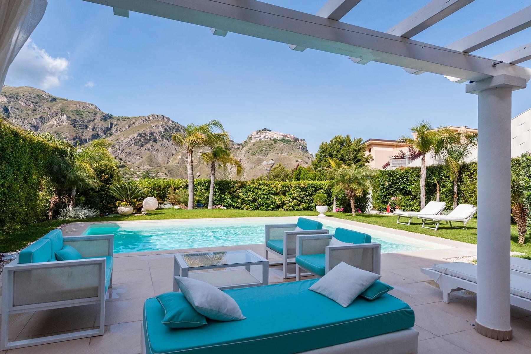 Moderne Villa mit Pool in Taormina - 4