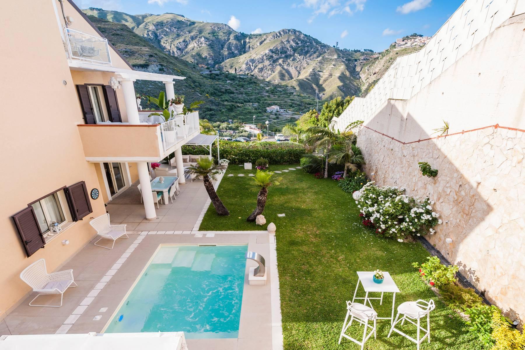 Villa moderna con piscina a Taormina - 10
