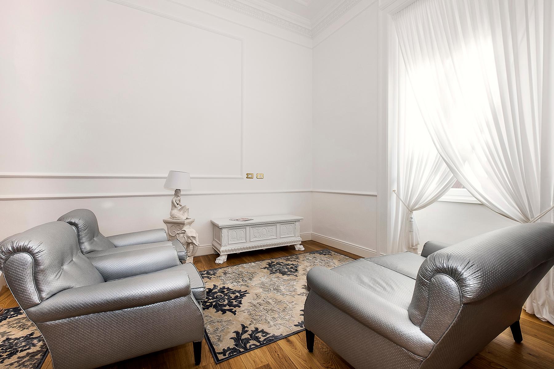 Elegant and sophisticated apartment in Piazza dei Quiriti - 4