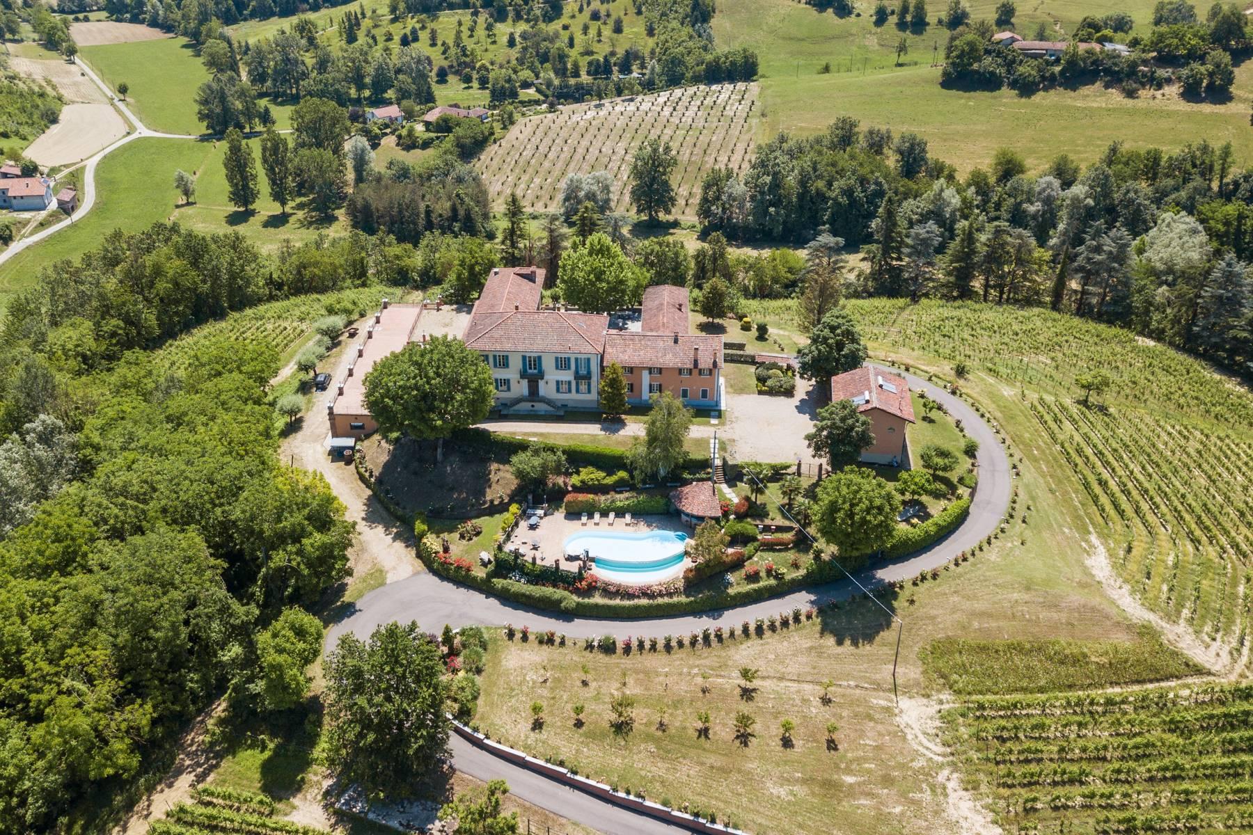 Elegante Villa mit wunderschönem Blick auf die Alpen - 29