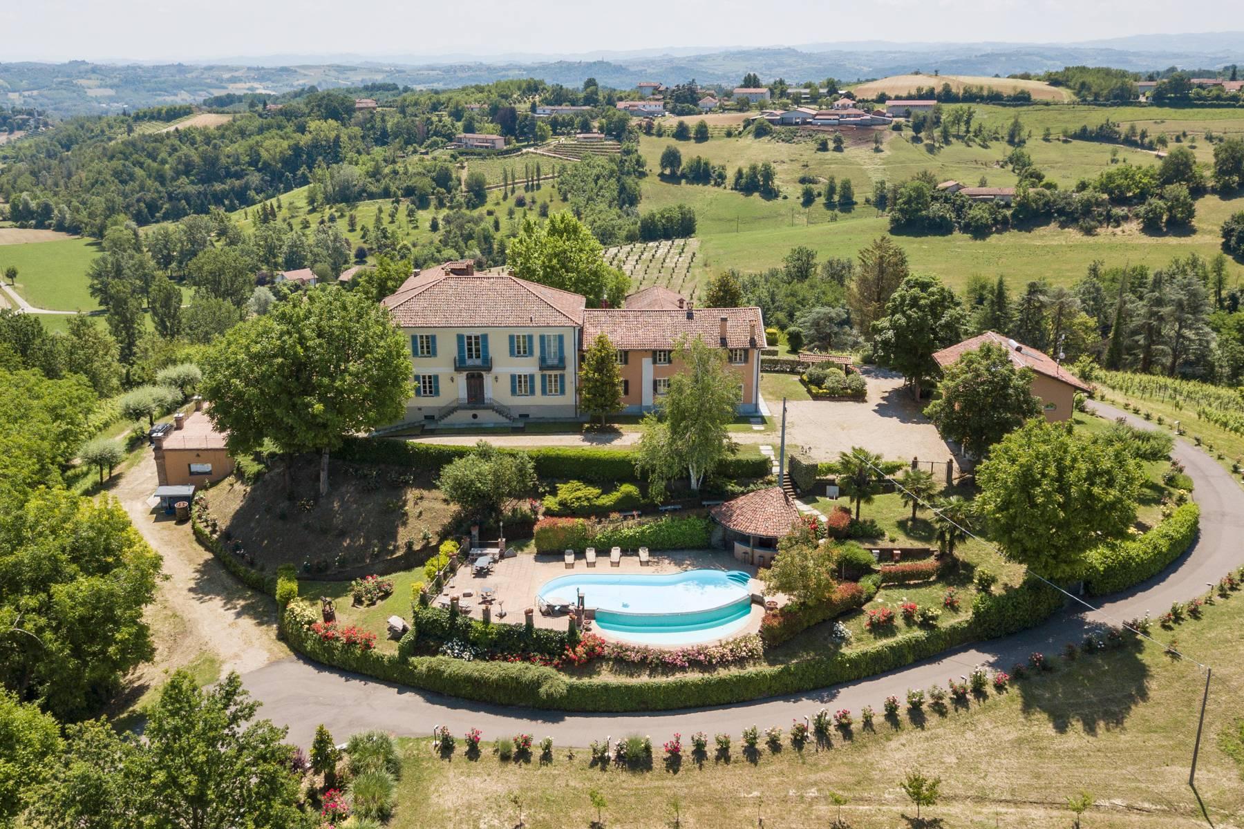 Elegante Villa mit wunderschönem Blick auf die Alpen - 2