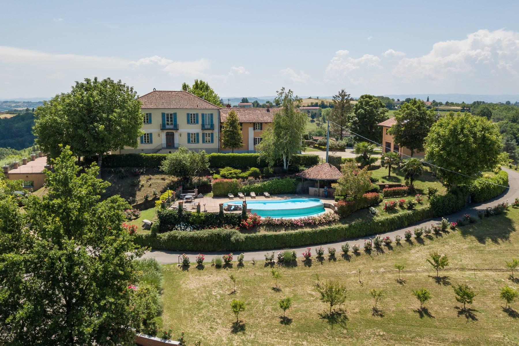 Elegante Villa mit wunderschönem Blick auf die Alpen - 33
