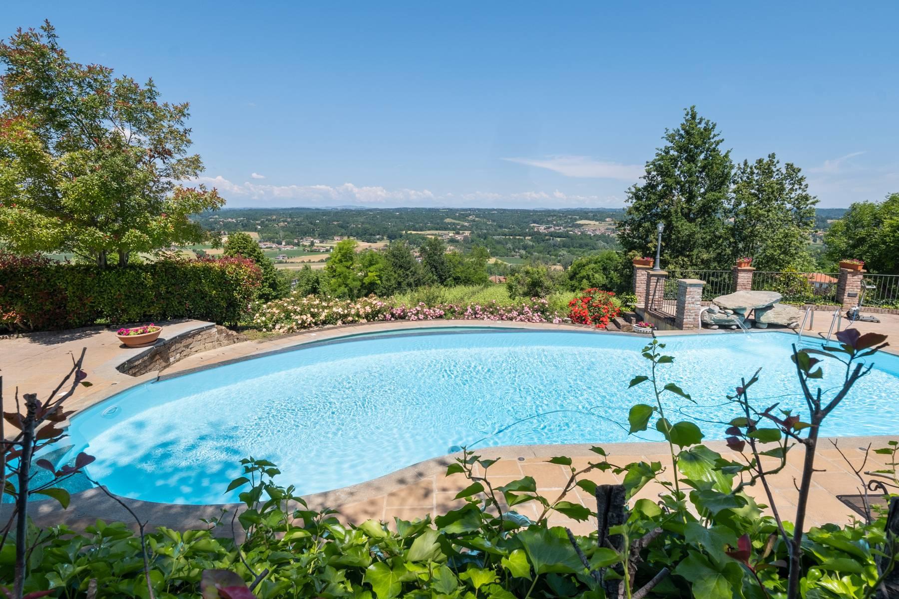 Elegante Villa mit wunderschönem Blick auf die Alpen - 42