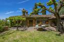 Tipico casale Toscano con vista incantevole su Arezzo, in vendita, Arezzo | Sotheby’s Realty Italy - 1